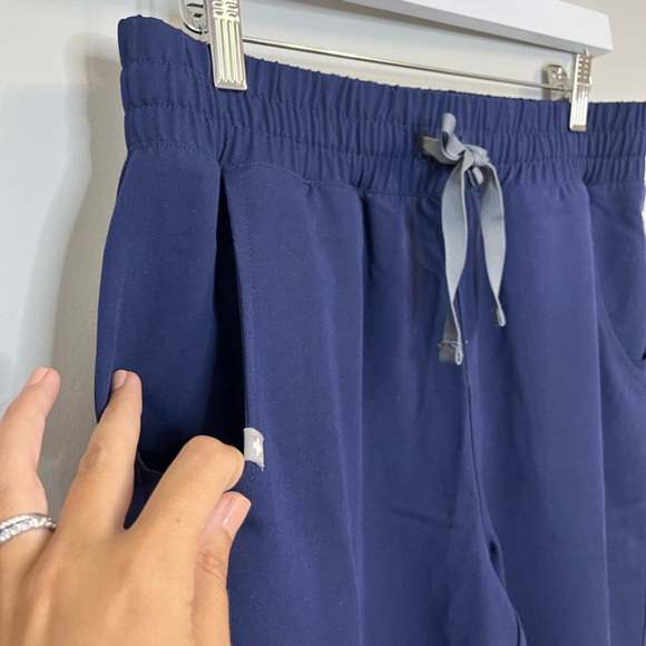 Women’s FIGS Zamora Jogger Scrub Pants Size Medium - Picture 5 of 11